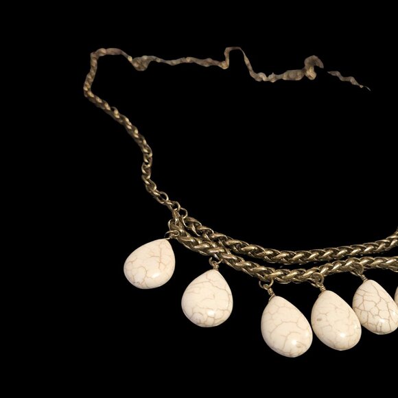 Premier Designs “Carmel” Teardrop Statement Necklace – White Stone & Gold Chain - Picture 3 of 3